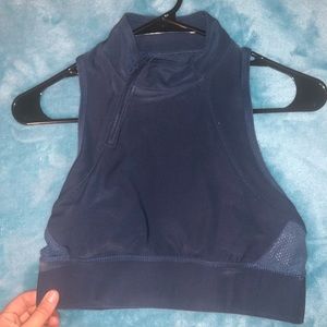 Cropped sports bra